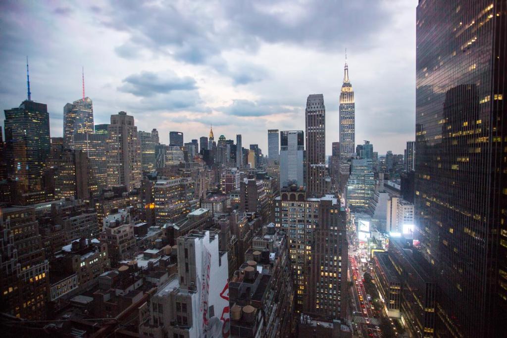 Standard Queen Room with View