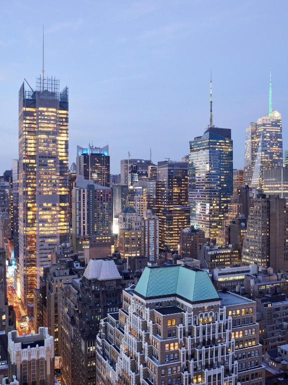 Standard Queen Room with View