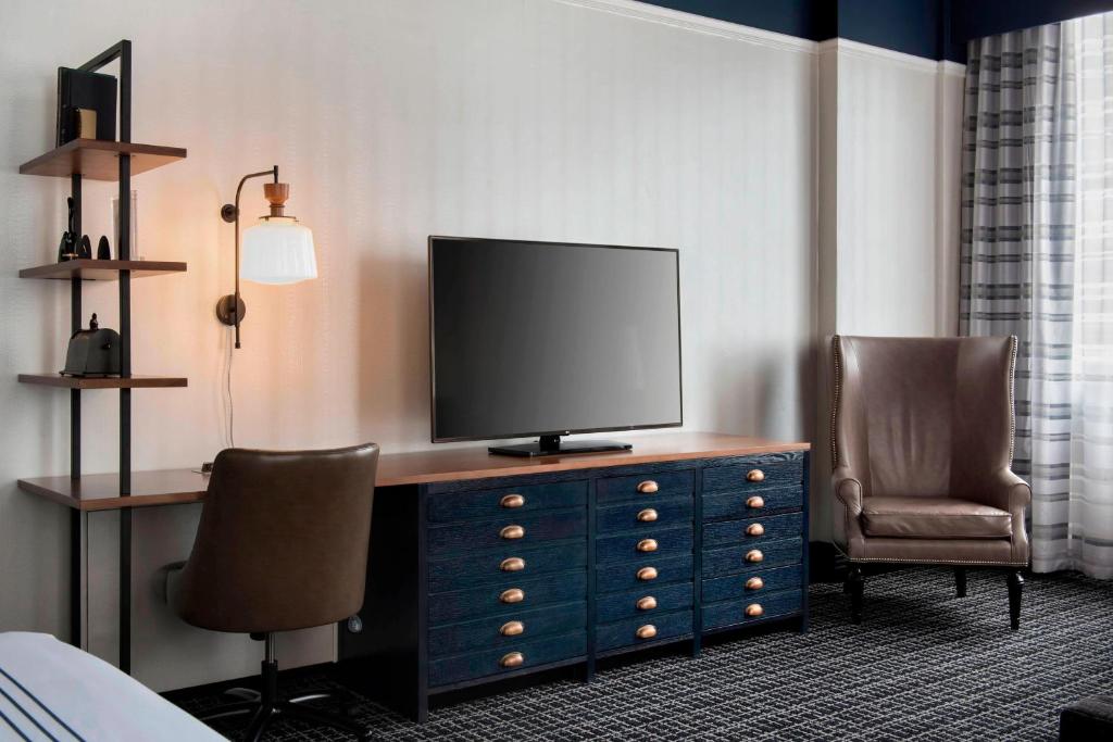 Studio Suite Suite 1 Queen Sofa bed Corner room