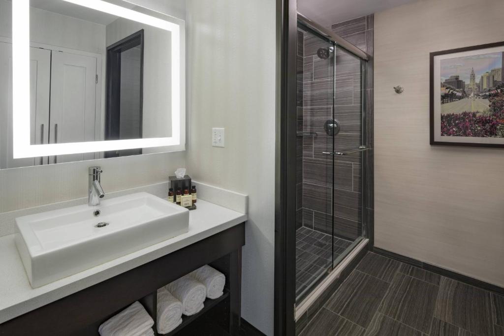 Studio Suite Suite 1 Queen Sofa bed Corner room