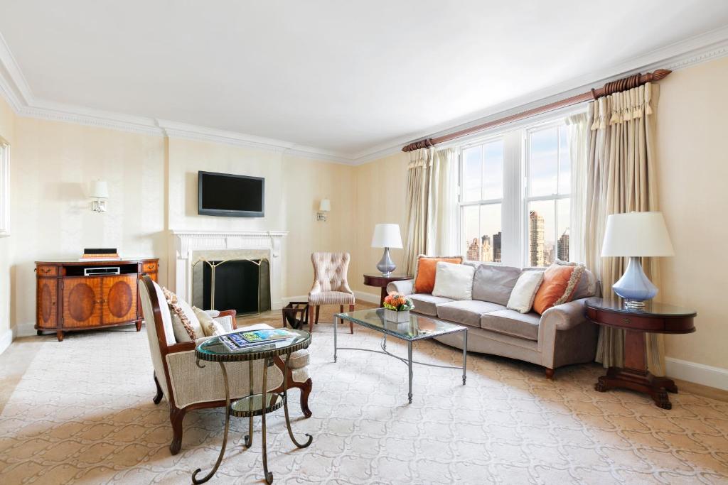 Premier City View King Suite