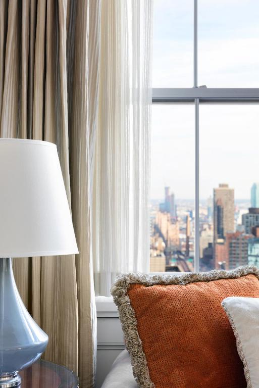 Premier City View King Suite