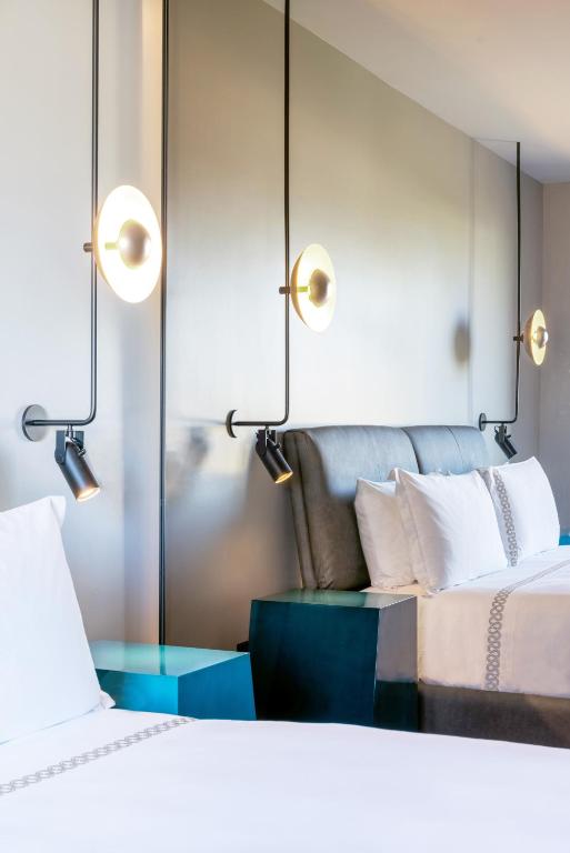 King Room with Hollywood Hills View