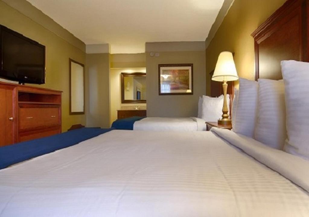 Queen Room with Two Queen Beds