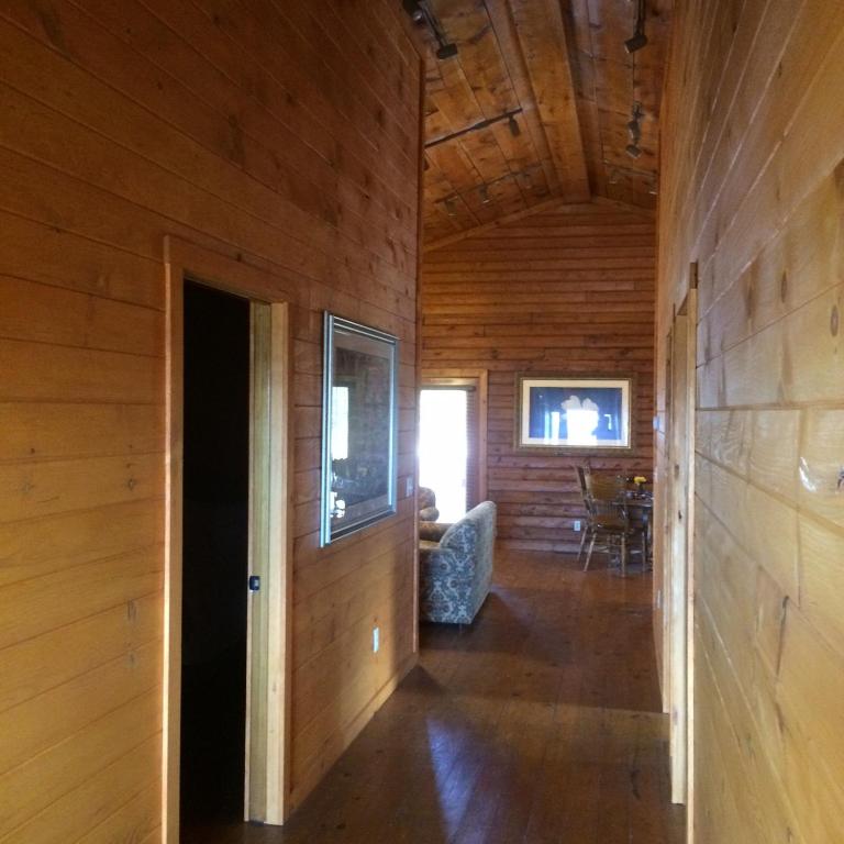 Three-Bedroom Cabin