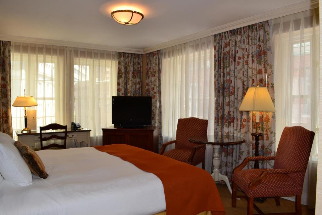 King Corner Superior