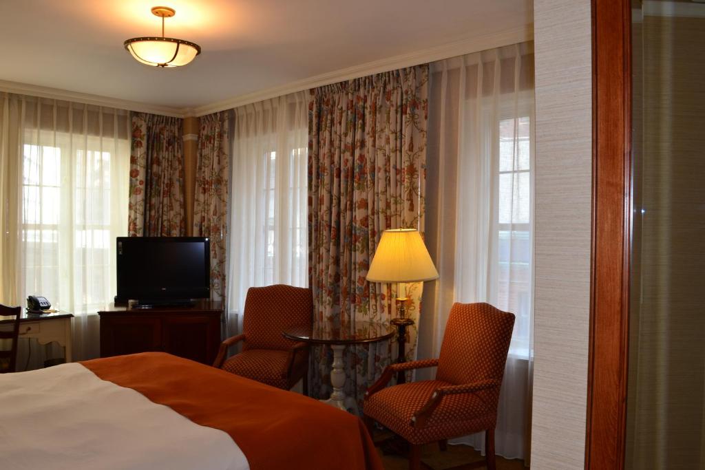 King Corner Superior