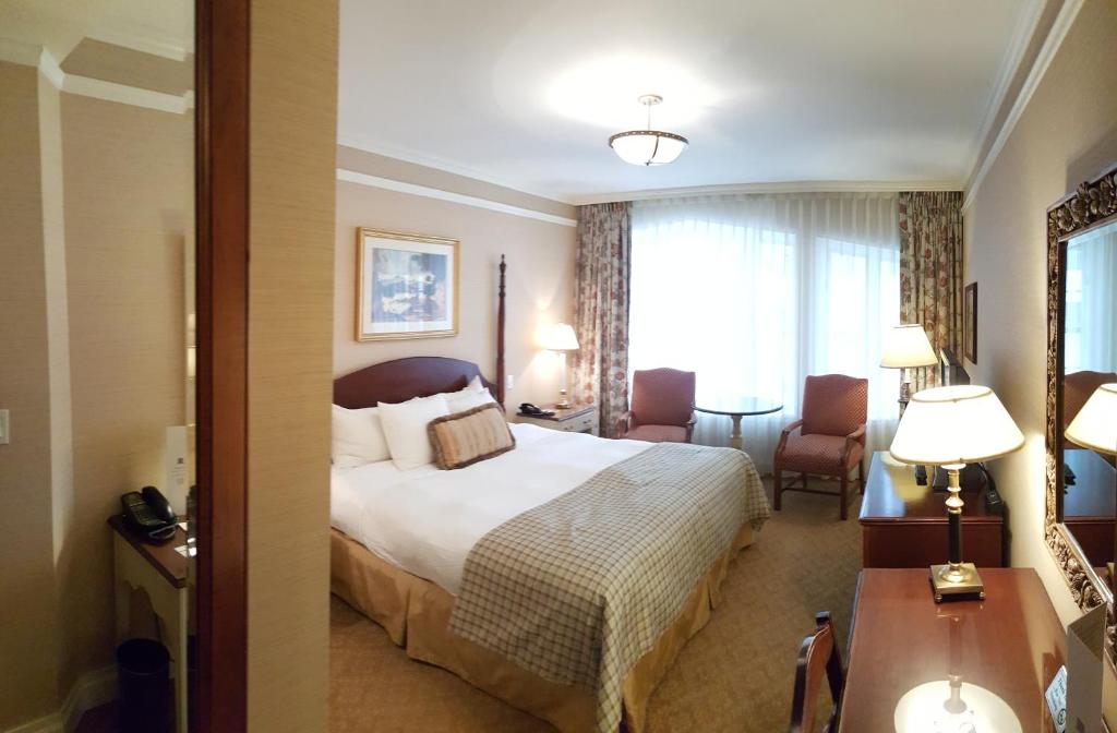 King Superior Room