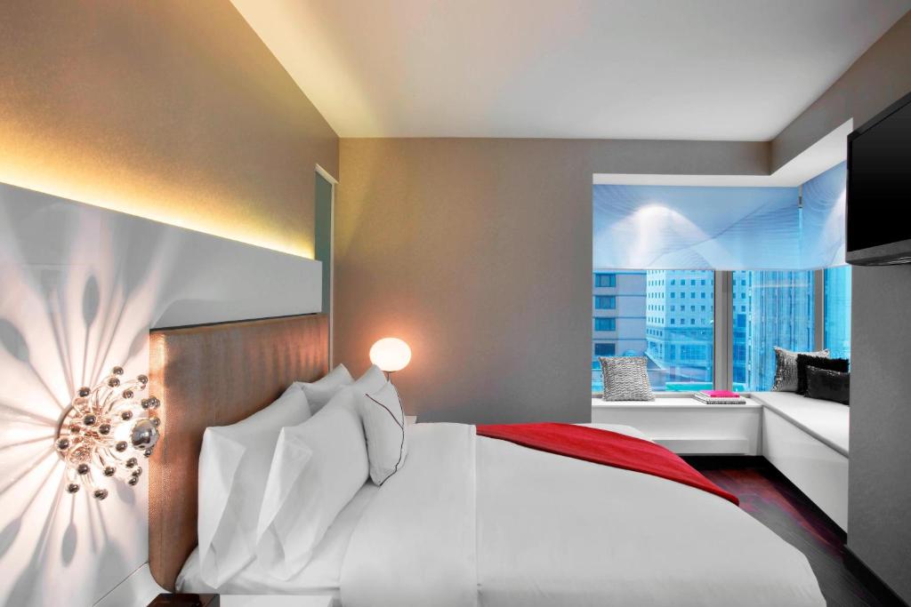 One-Bedroom King Suite with City View Non-Smoking