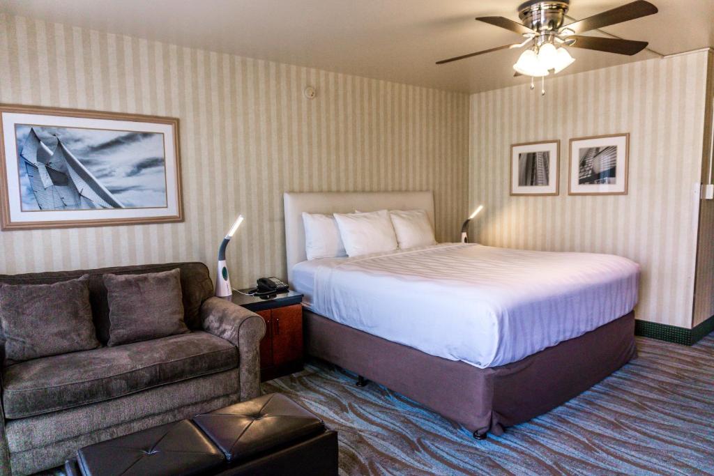 King Room with Sofa Bed