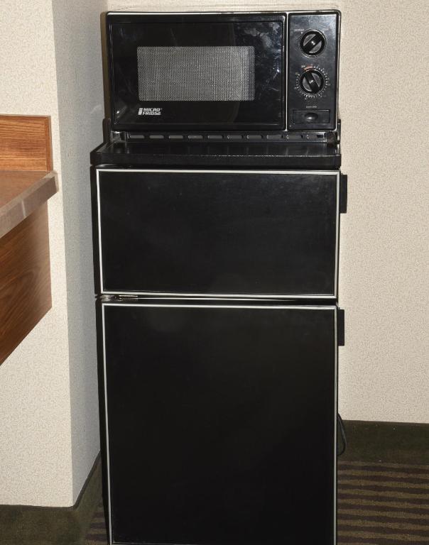 Queen Room with Two Queen Beds – Non-Smoking – Pet Friendly