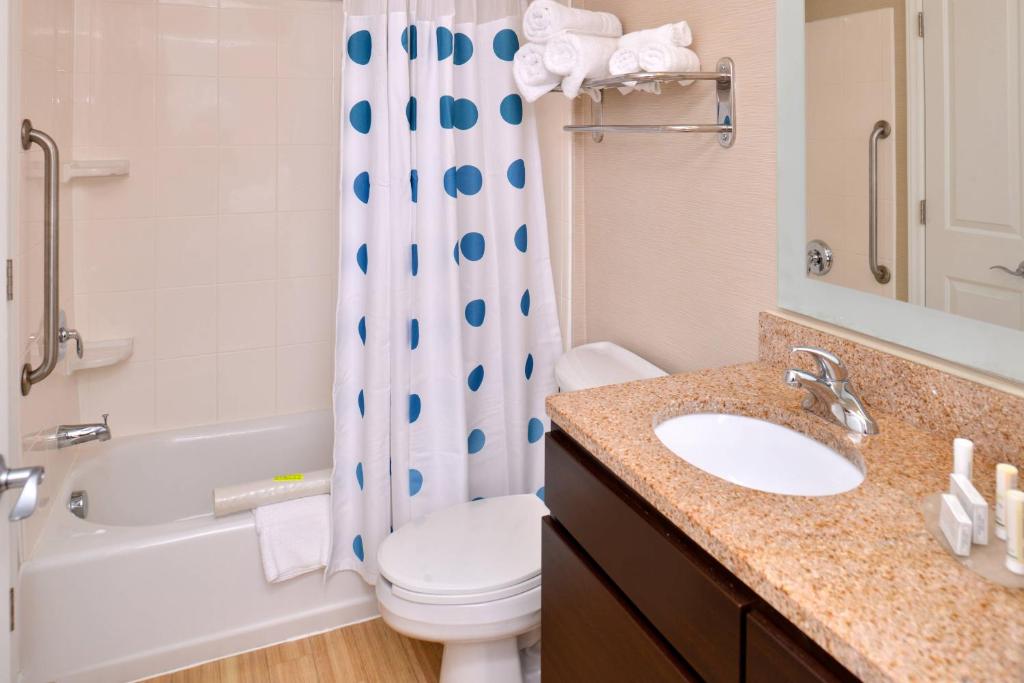 Queen Studio with Sofa Bed