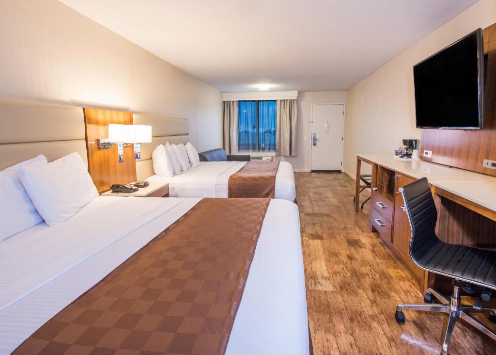 Studio Suite with Two King Beds – Non-Smoking