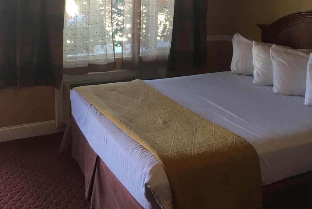 King Room – Non-Smoking