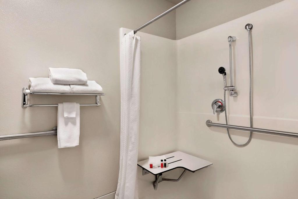 King Room – Mobility AccessNon-Smoking