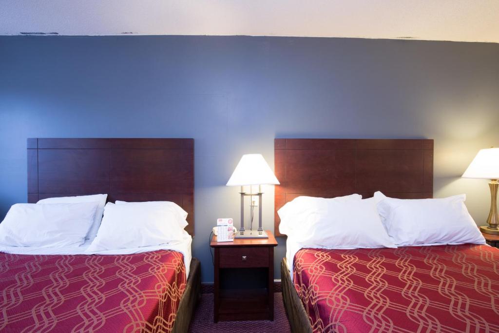 Queen Room with Two Queen Beds – Non-Smoking