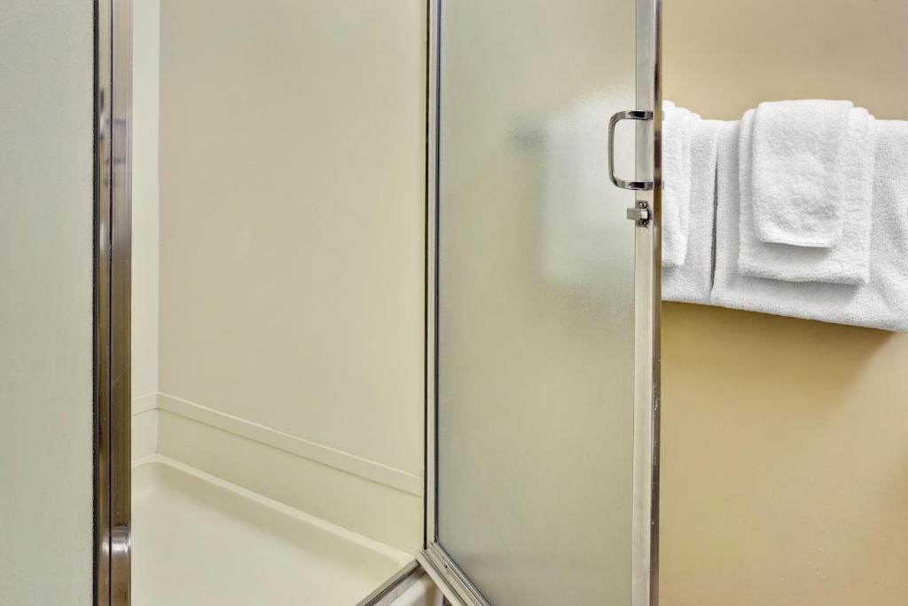 King Room – Non-Smoking