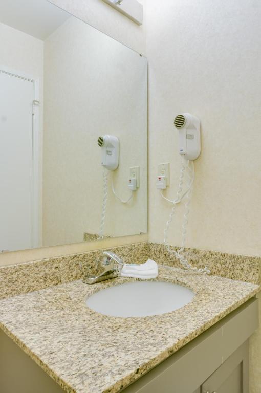 Queen Room – Disability AccessNon-Smoking