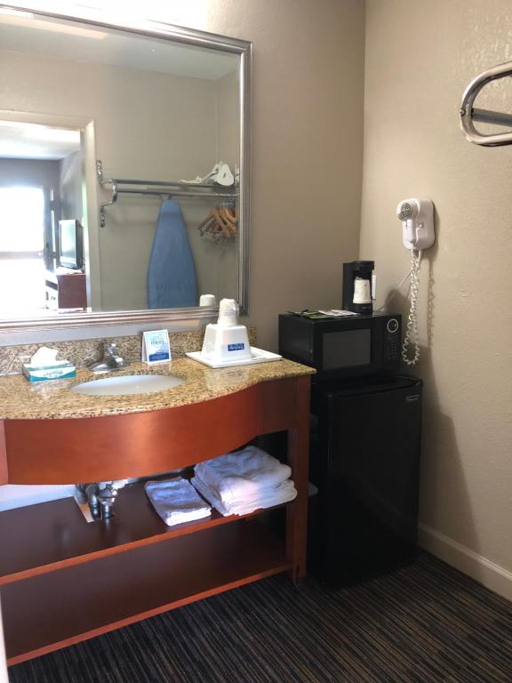 Double Room with Two Double Beds – Non-Smoking