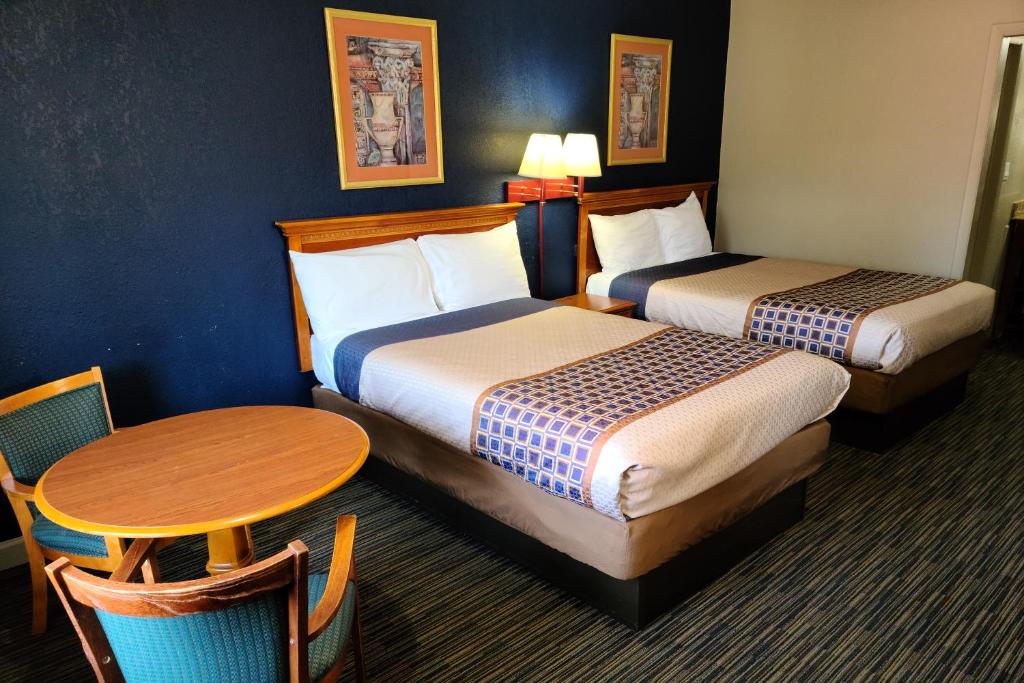 Double Room with Two Double Beds – Smoking