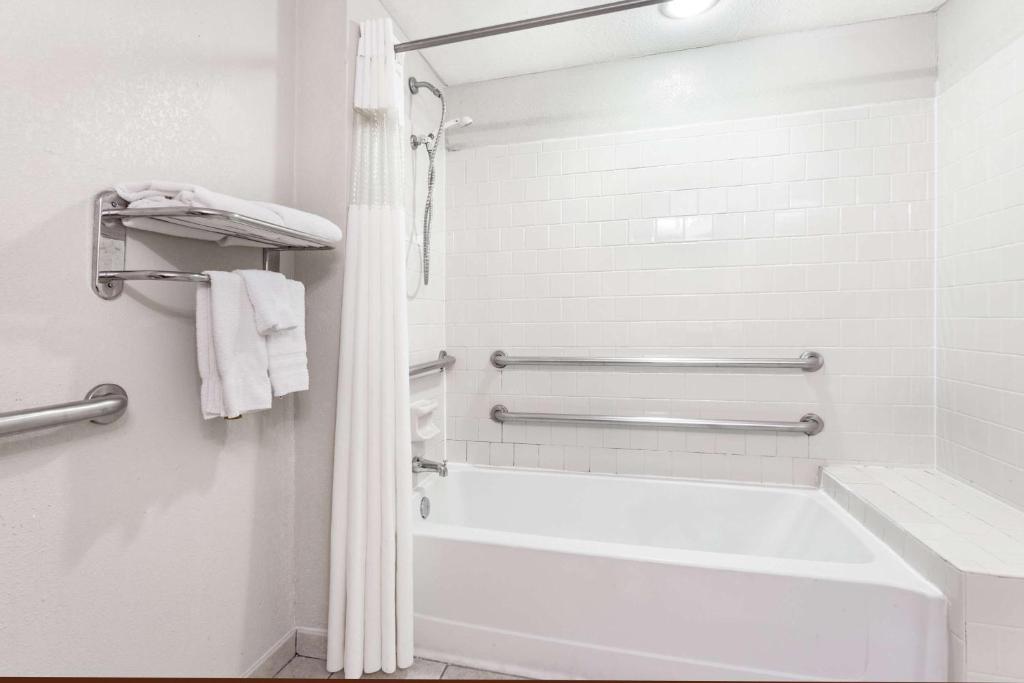 Double Room with Two Double Beds – Smoking