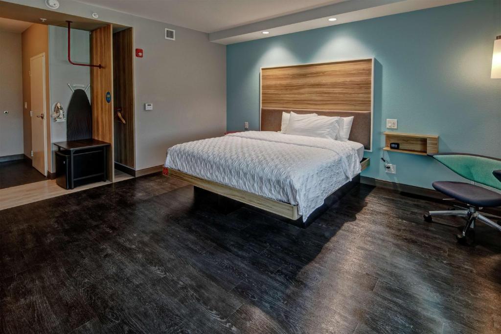 King Room – Mobility Accessible – Non-Smoking