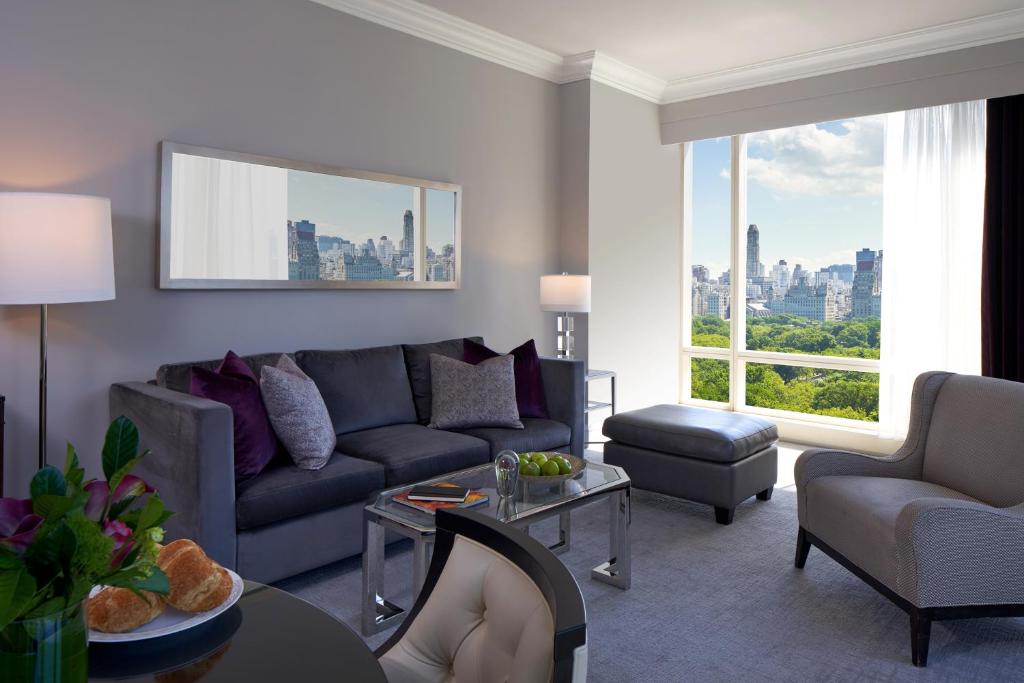 One-Bedroom Suite with Park View