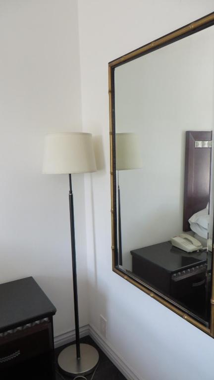 Two-Bedroom with 2 Queen Beds