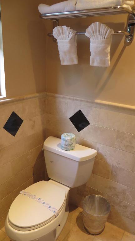 Two-Bedroom with 2 Queen Beds