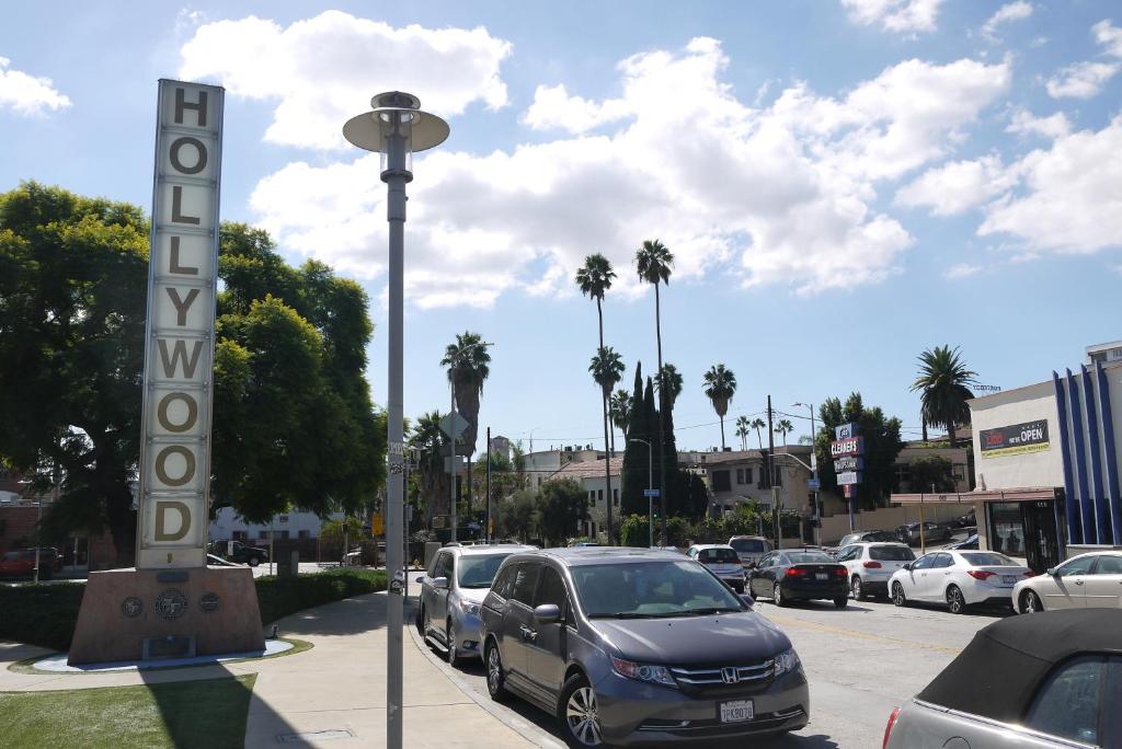 Two-Bedroom with 2 Queen Beds