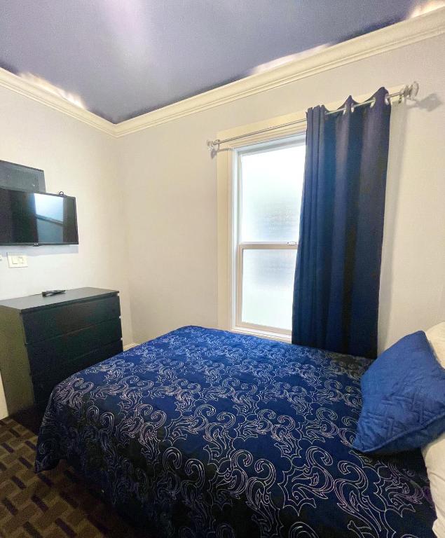 Single Room with Private Bathroom