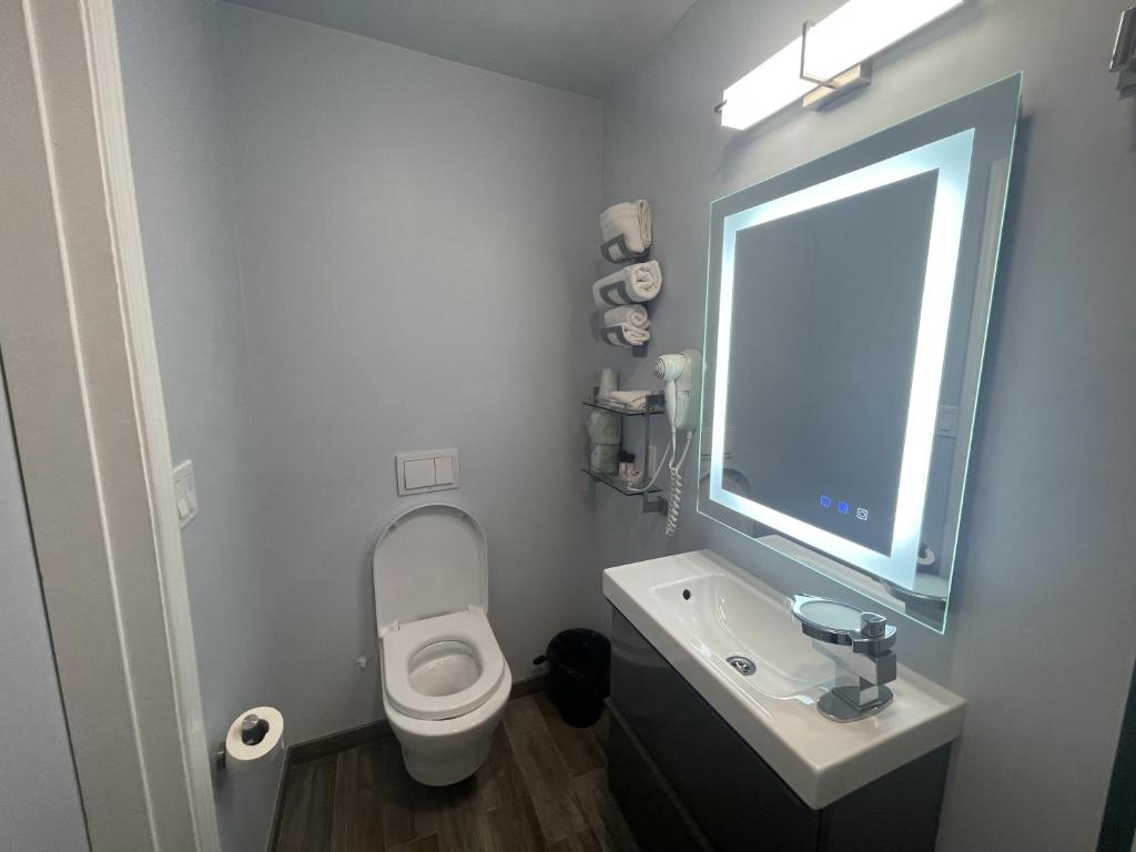 Single Room with Private Bathroom