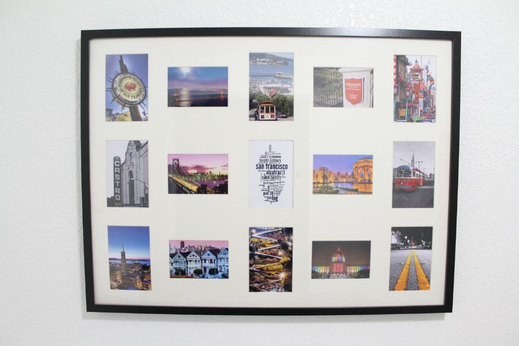 Deluxe Room with One Full Bed and Shared Bathroom