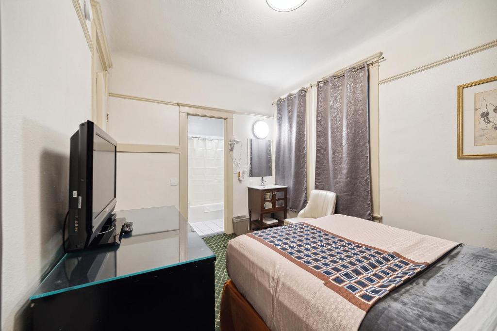 Standard with One Full Size Bed