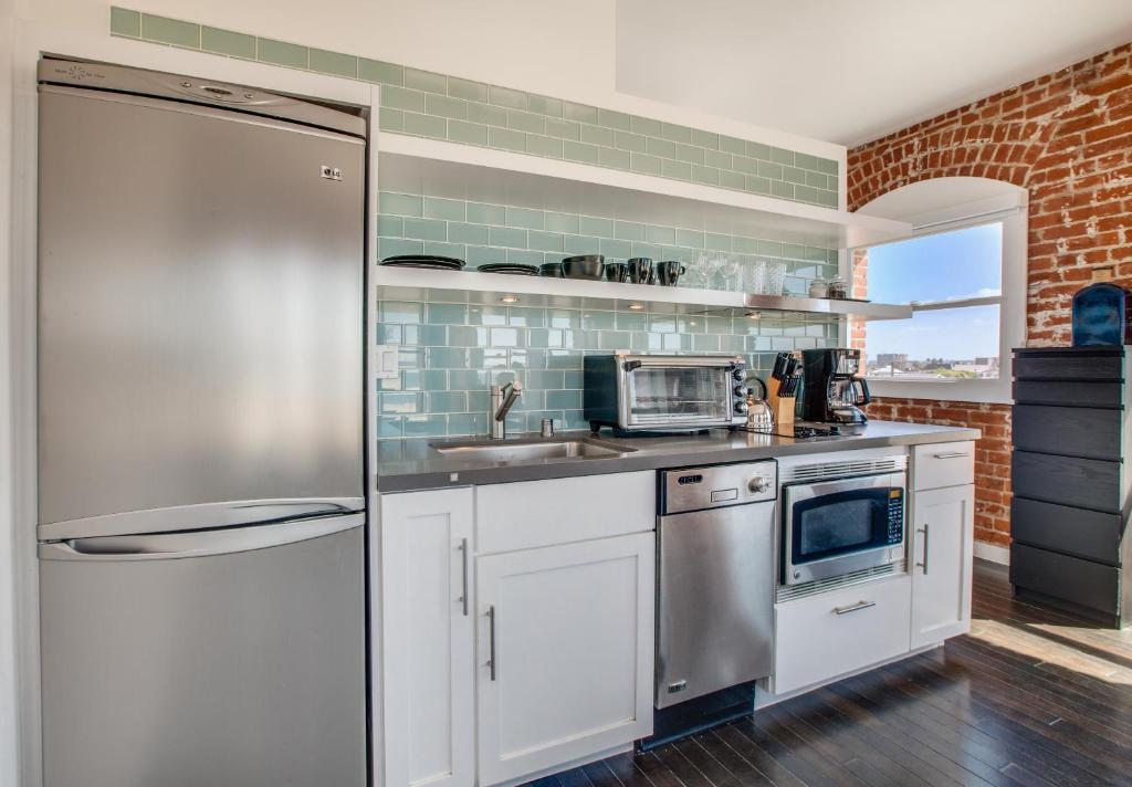 Oceanfront View One Bedroom Suite