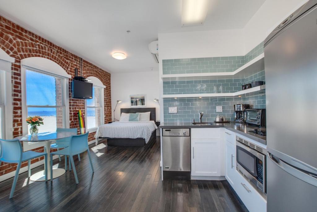 Studio Suite Partial Ocean View