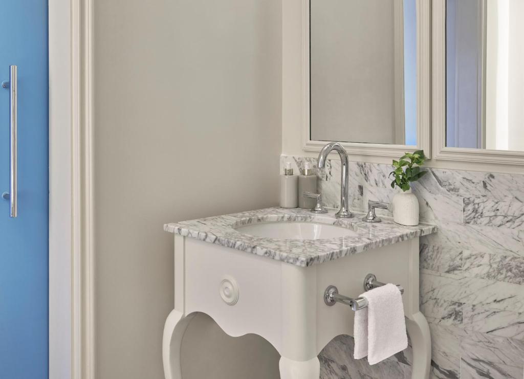 Ocean View Junior King Suite