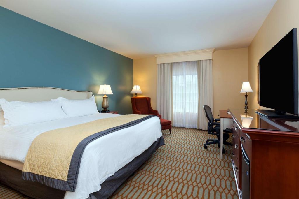 Queen Room with Two Queen Beds – Hearing Access