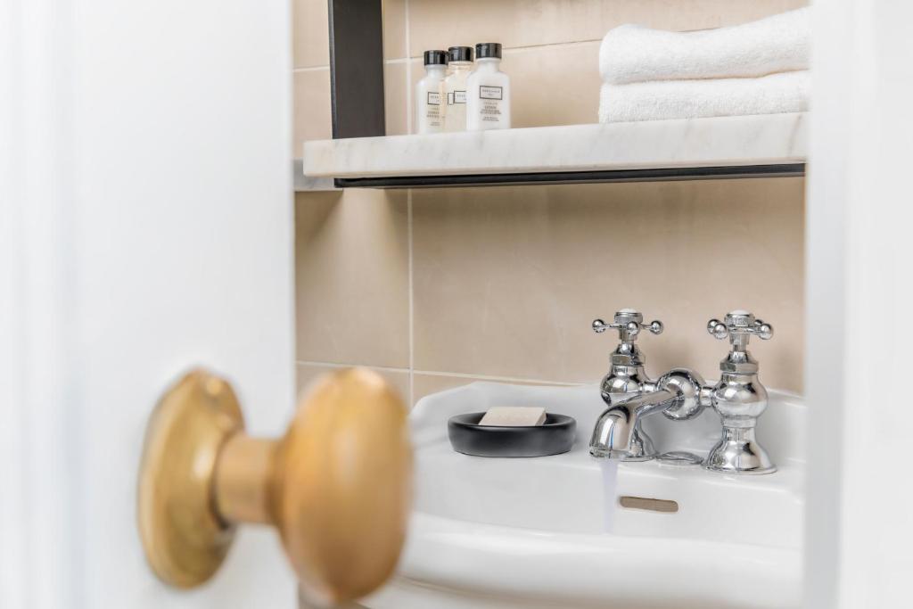 Standard Double Room – Non-Smoking