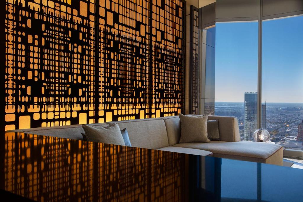 Studio Suite 1 King City view