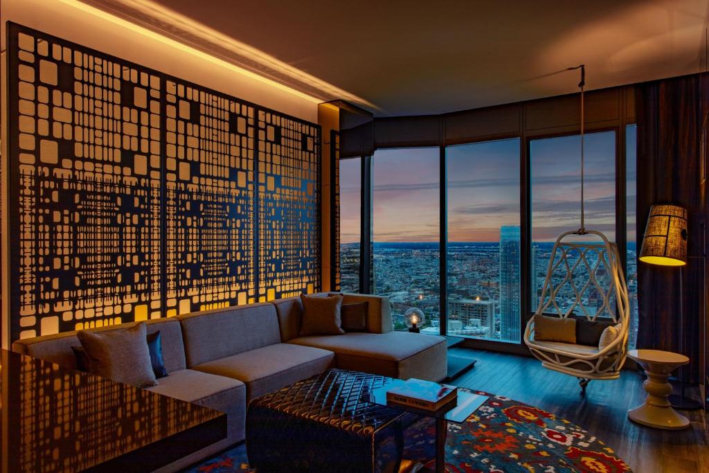 Studio Suite 1 King City view