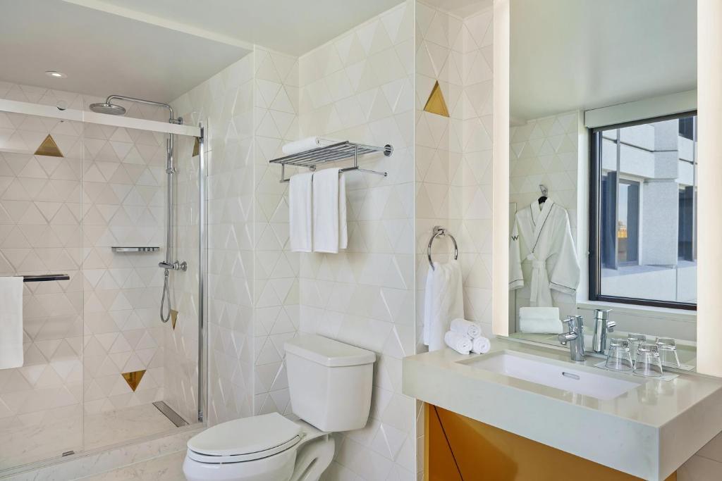 Fantastic Suite 1 Bedroom 2 room Suite 1 King City view