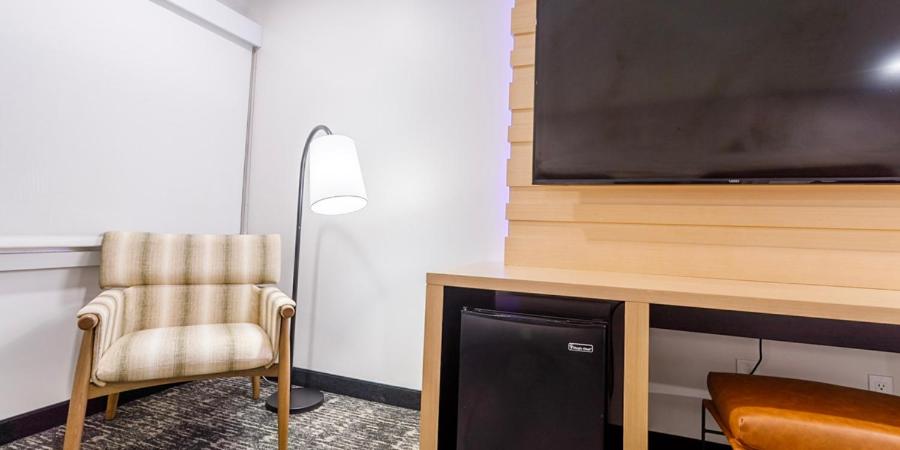 Atrium 2 Queen Non Smoking