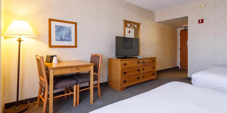 Tower 2 Queen Non Smoking