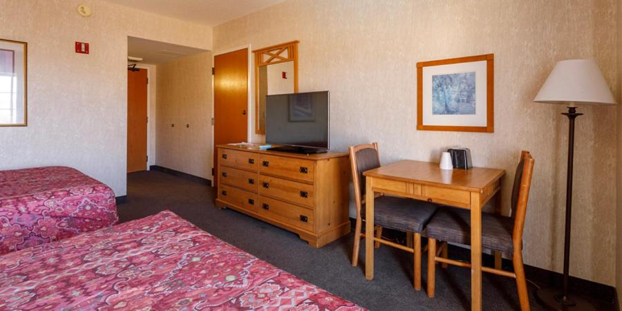 Tower 2 Queens Smoking