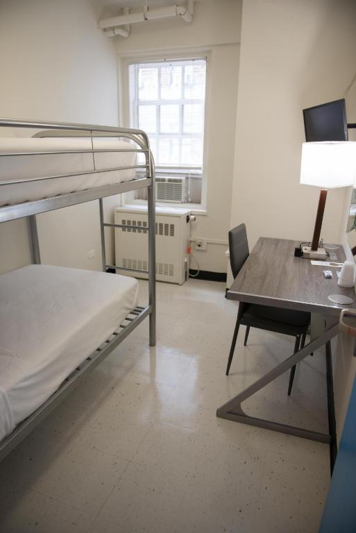 Bunk Bed Room with Shared Bathroom