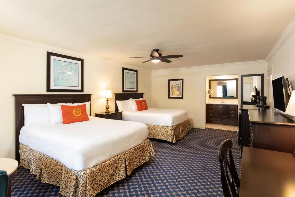 Colonial Guestroom with Two Queen Beds