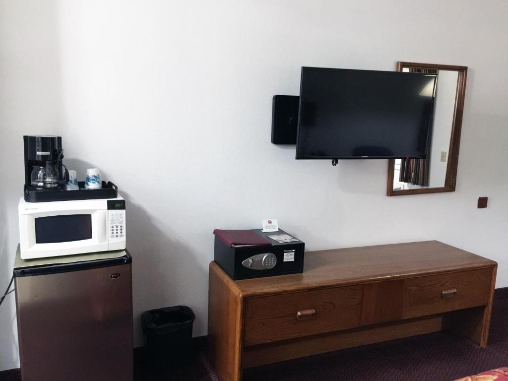 Queen Room – No Pets