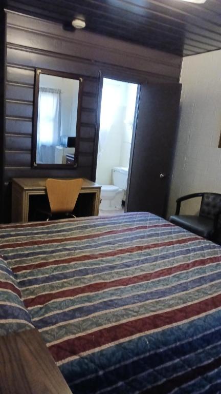 Standard Two Queen Room Non-Smoking