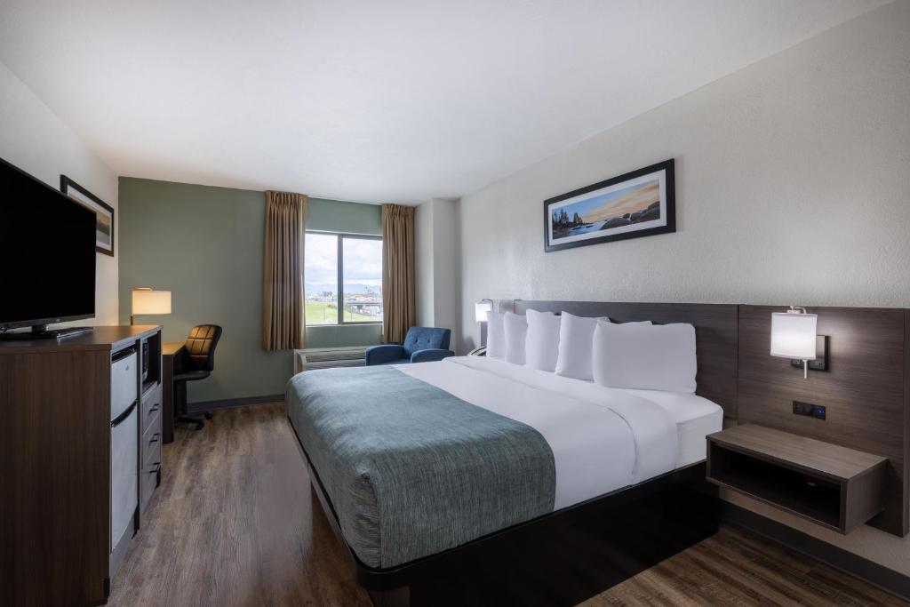 King Suite – Non-Smoking